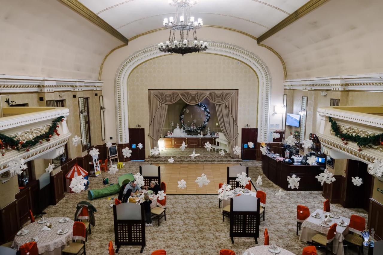 Hotel La Belle Epoque Петрошани Экстерьер фото